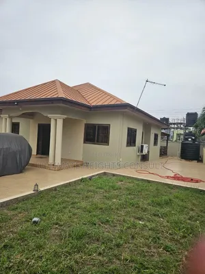 3bdrm Townhouse / Terrace in East Legon Hills, Boundary Road Area