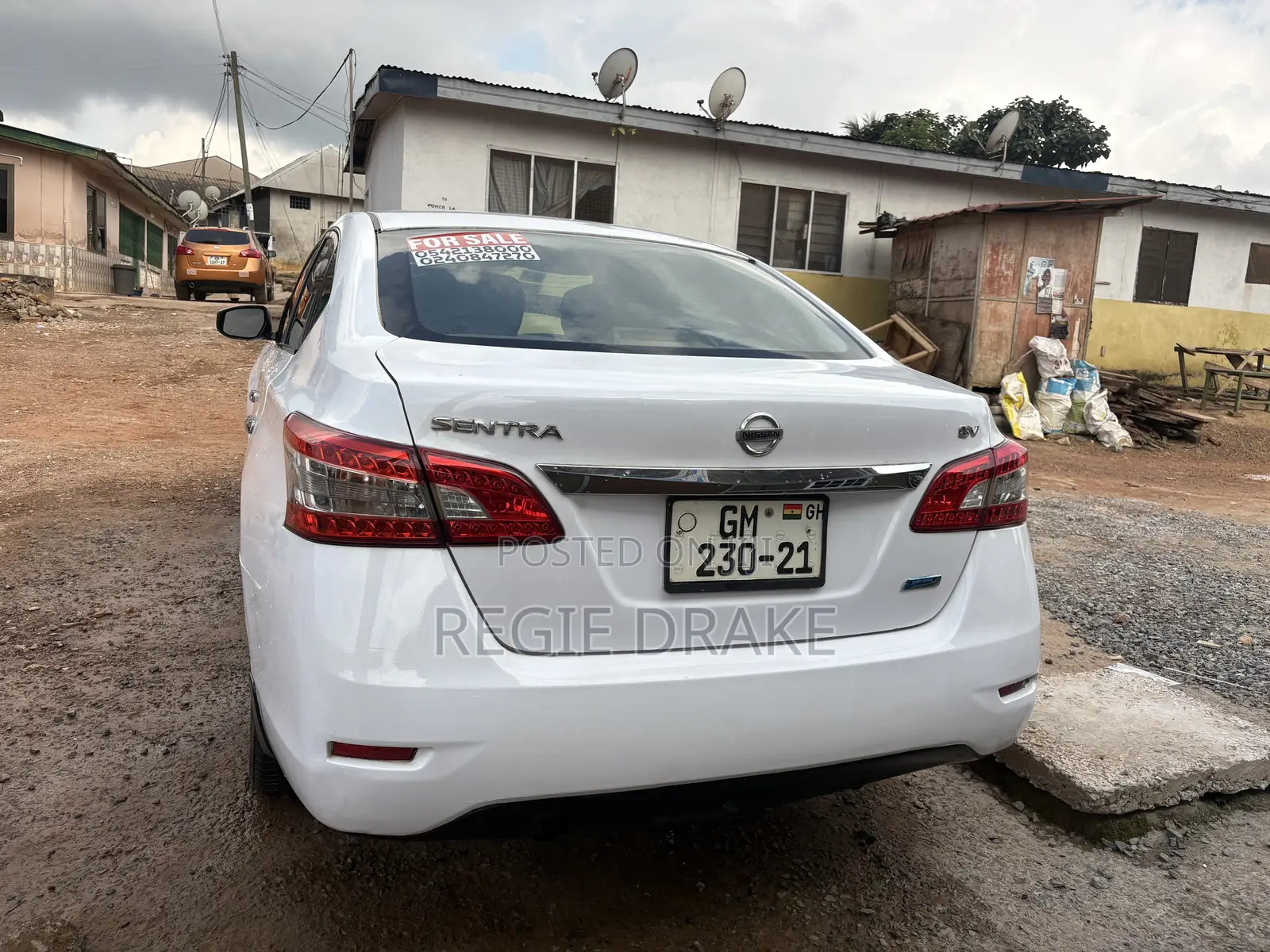 Nissan Sentra SV 4dr Sedan (1.8L 4cyl CVT) 2014 White