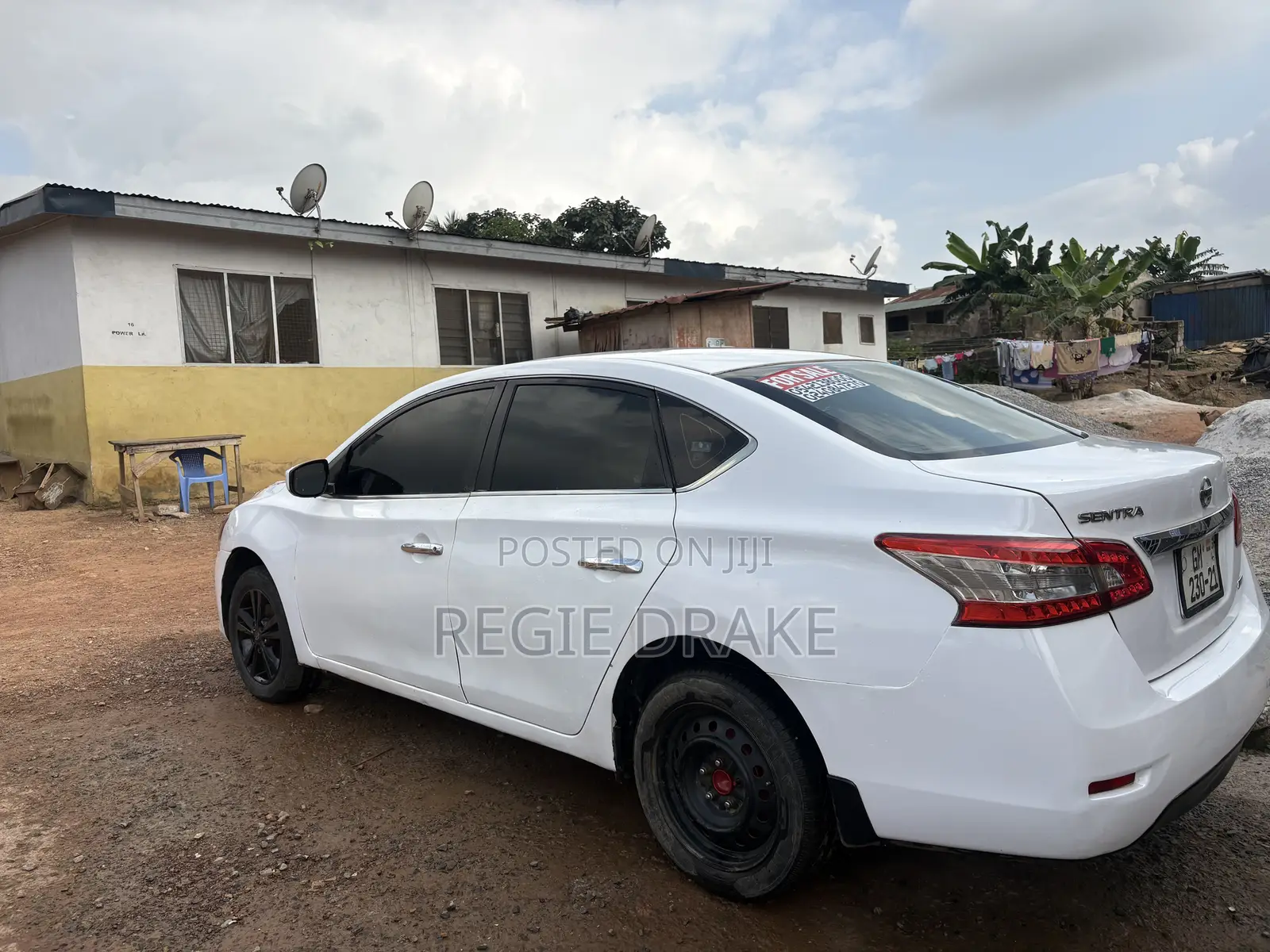 Nissan Sentra SV 4dr Sedan (1.8L 4cyl CVT) 2014 White
