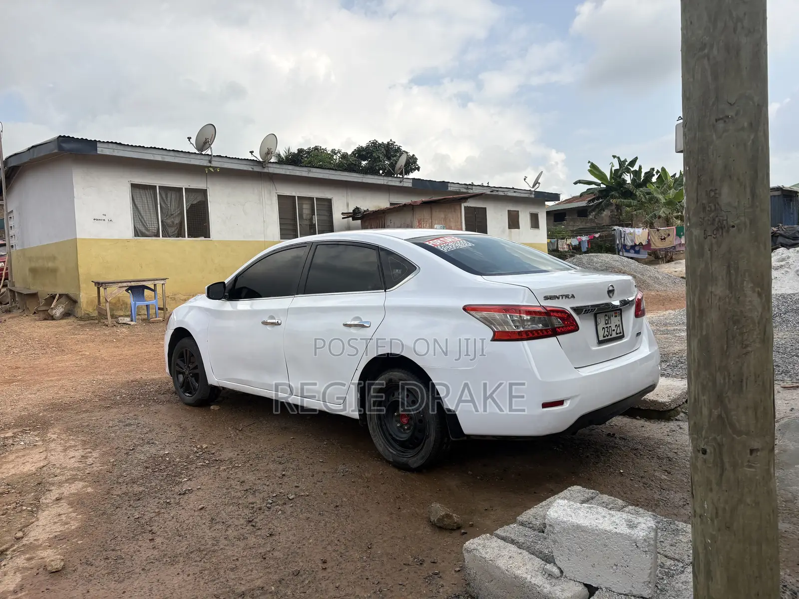 Nissan Sentra SV 4dr Sedan (1.8L 4cyl CVT) 2014 White