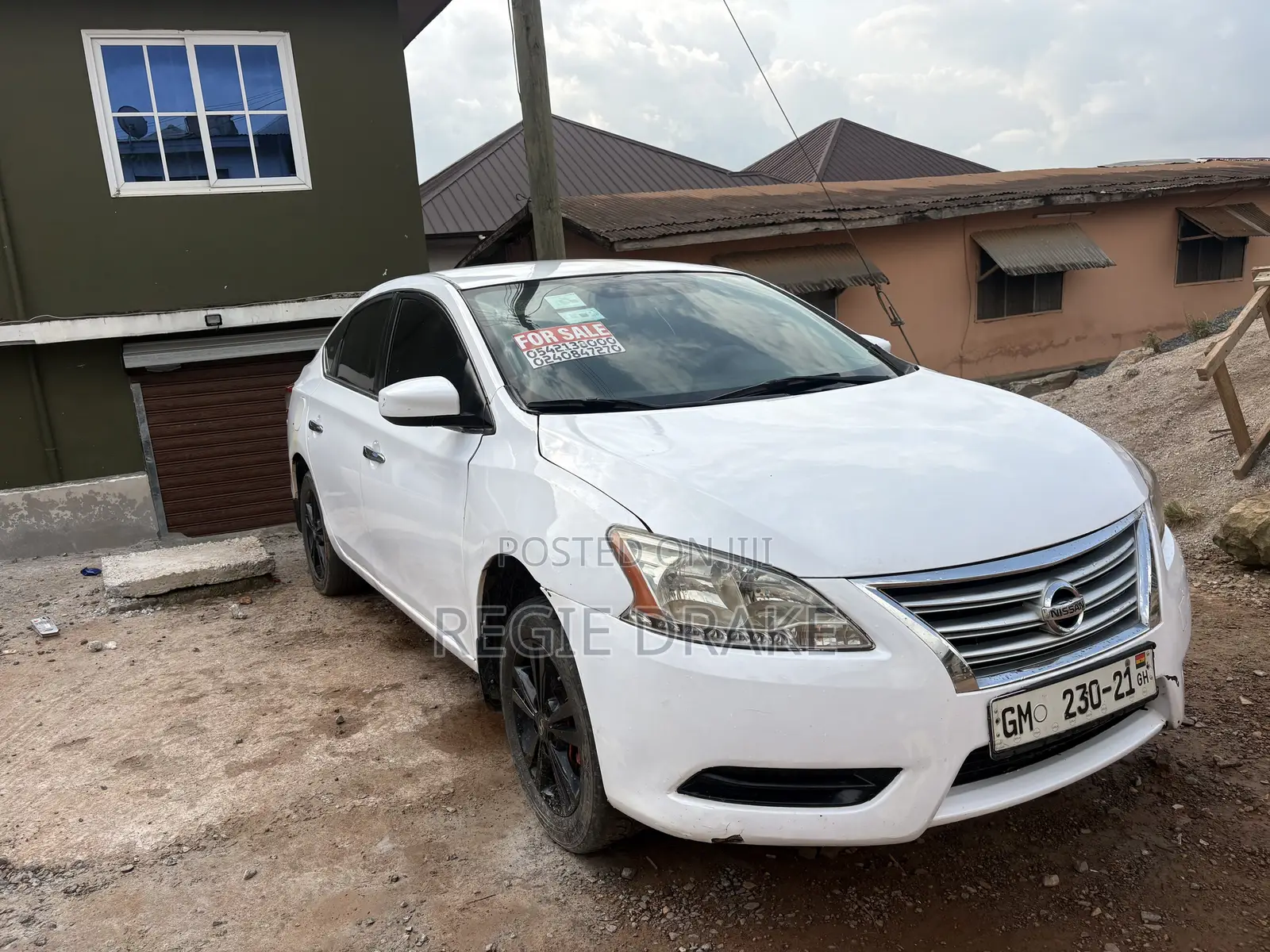 Nissan Sentra SV 4dr Sedan (1.8L 4cyl CVT) 2014 White