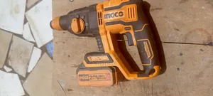 Cutting Machine and Drilling With Batteries and Charger