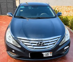 Hyundai Sonata Limited 2.0T Sedan (2.0L 4cyl 6A) 2013 Blue