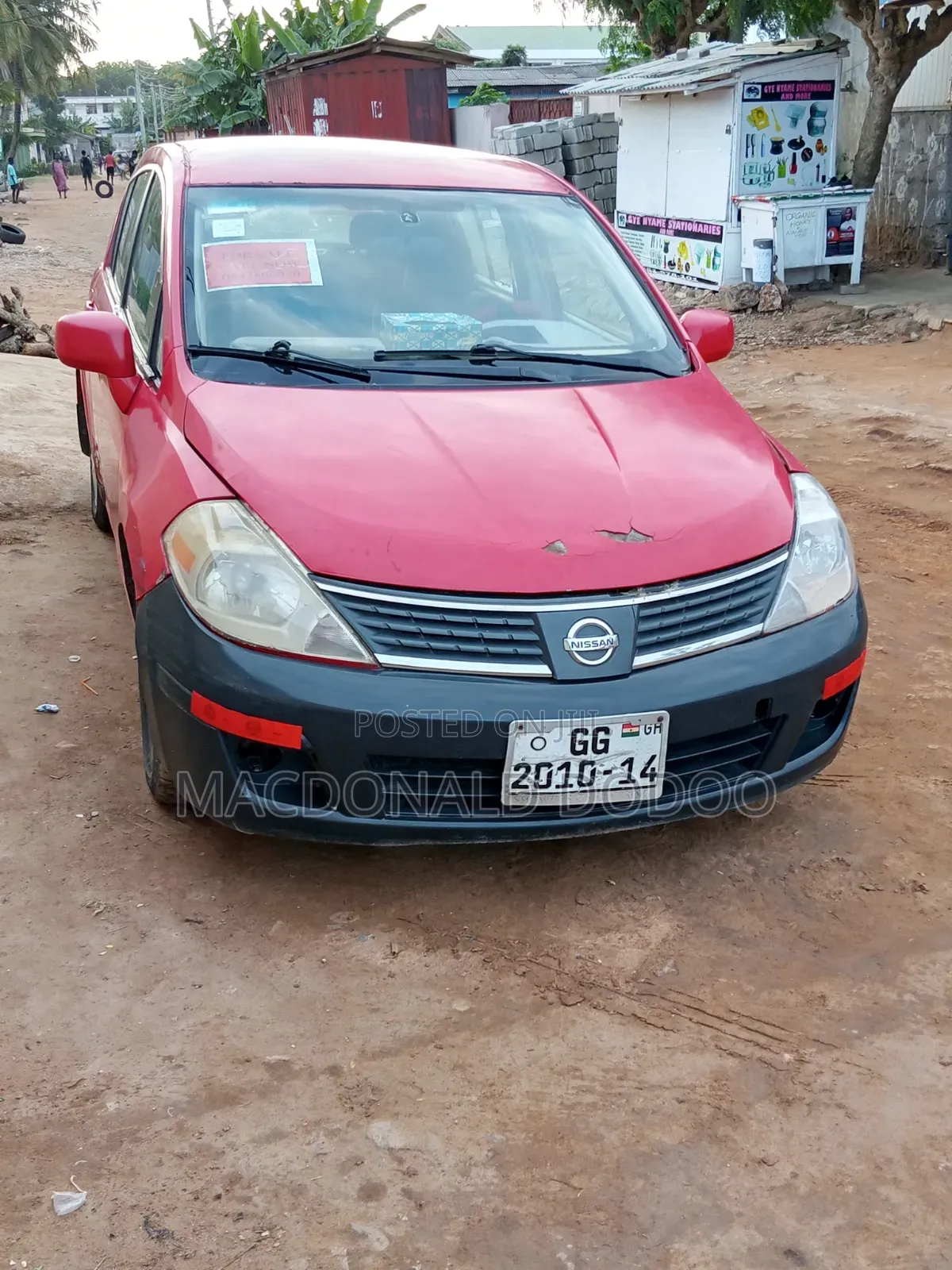 Nissan Versa 2010 Red