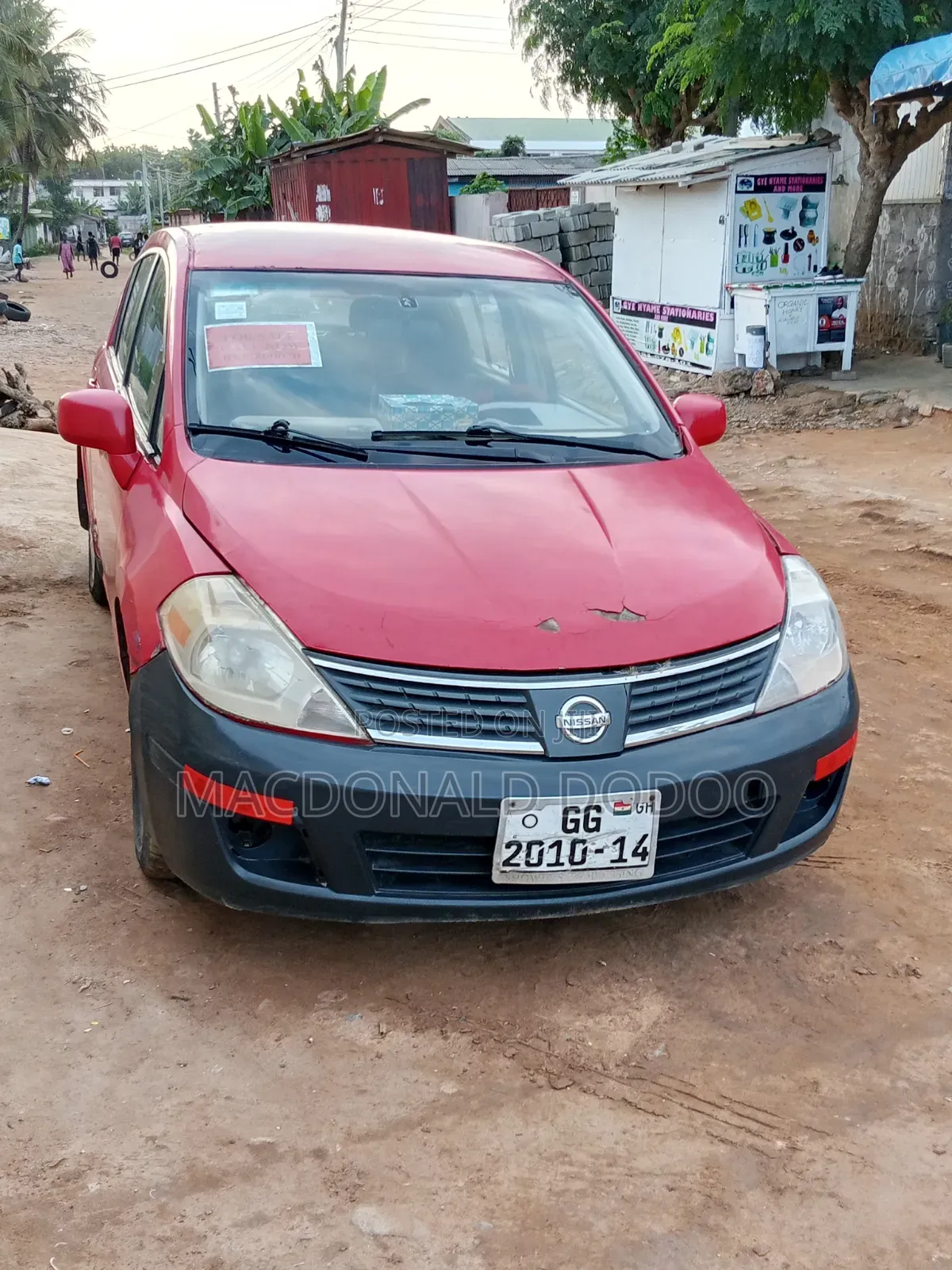 Nissan Versa 2010 Red
