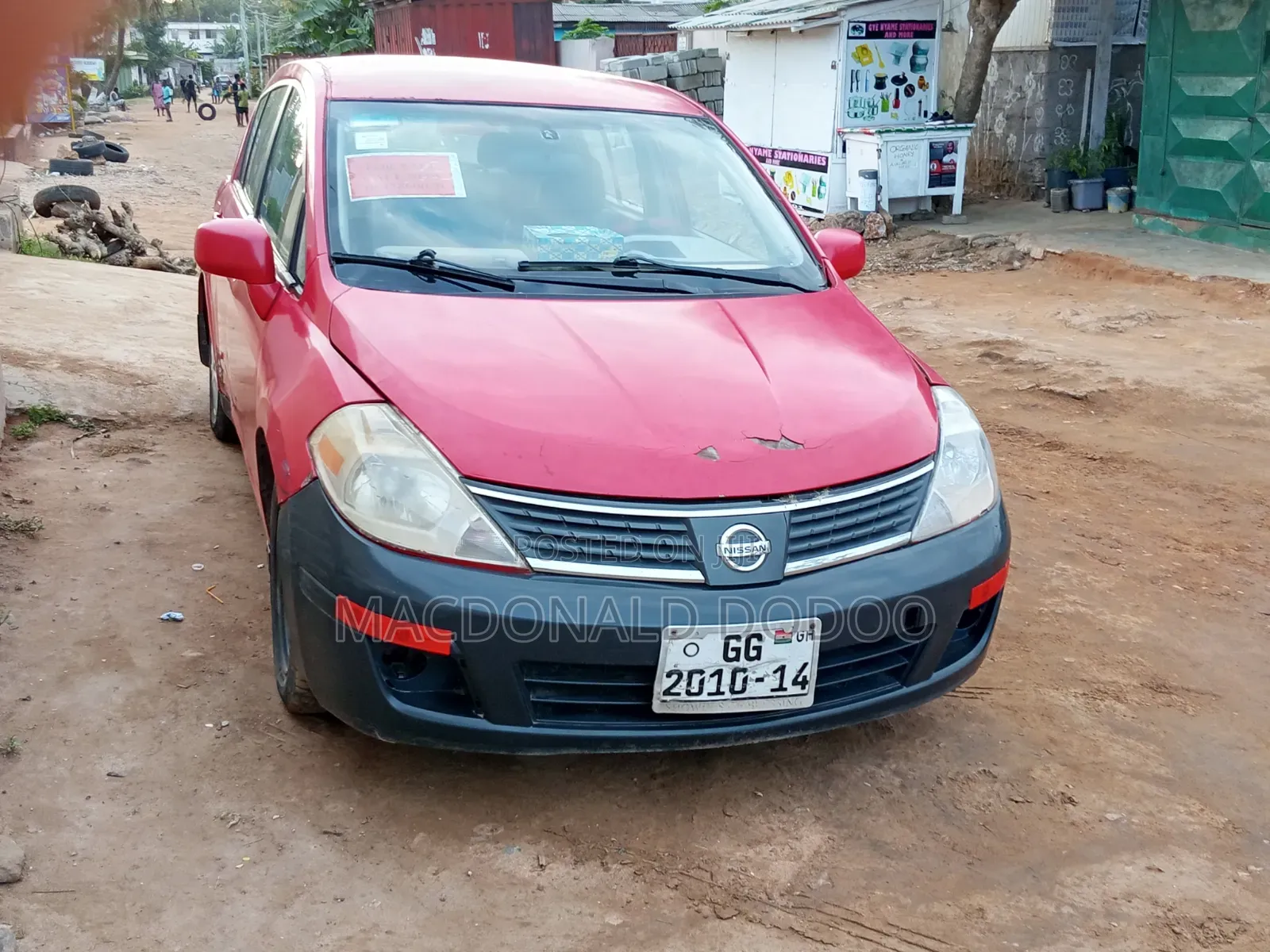 Nissan Versa 2010 Red