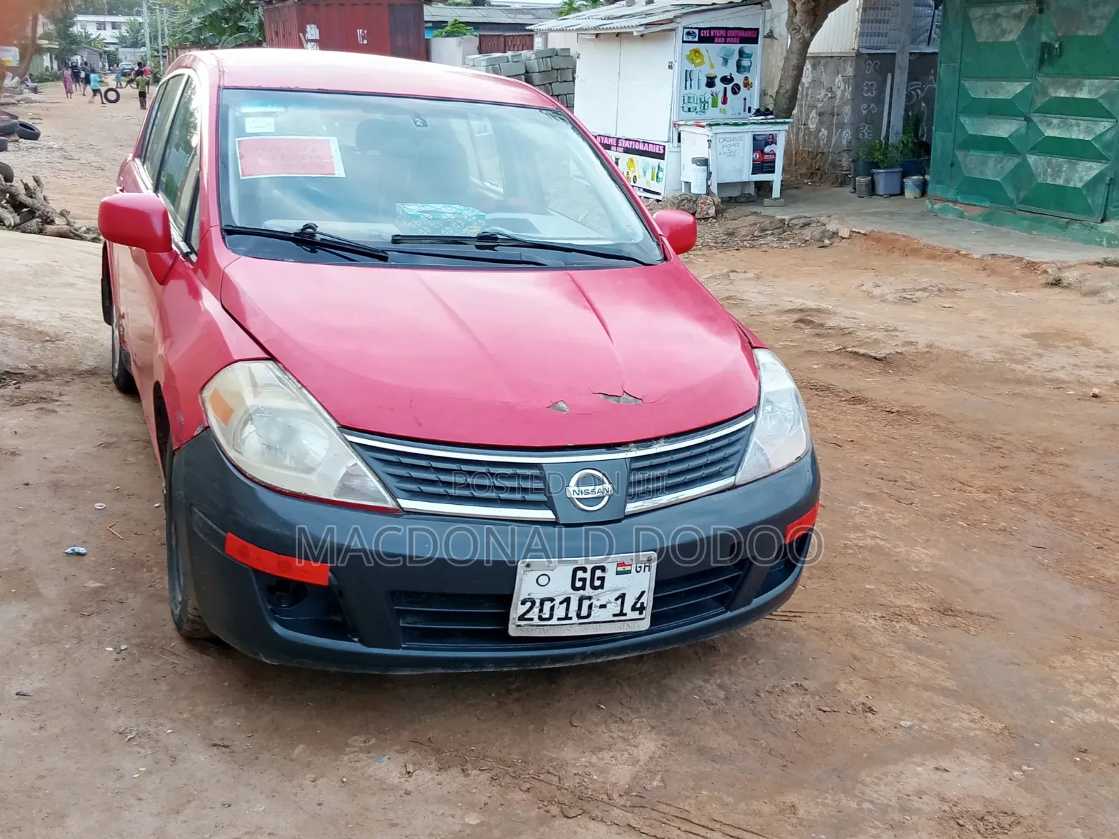 Nissan Versa 2010 Red