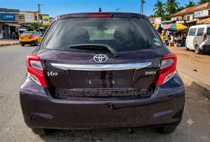 Toyota Vitz 1.3 AWD 5dr 2015