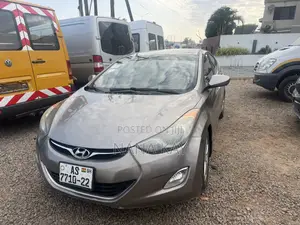 Hyundai Elantra GLS Sedan FWD (1.8L 4cyl 6M) 2013 Brown