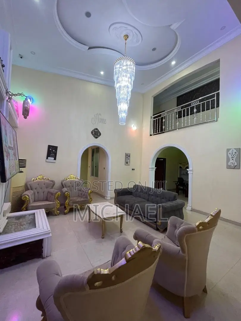 6bdrm Duplex in Pentecost for sale
