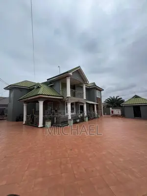 6bdrm Duplex in Pentecost for sale