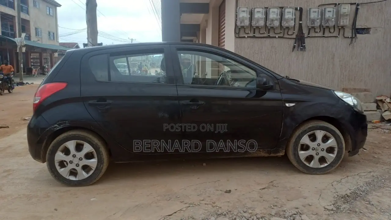 Hyundai i20 1.2 Kappa Petrol with Dual VTVT (MT) 2010 Black