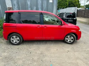 Toyota Sienta 2010 Red