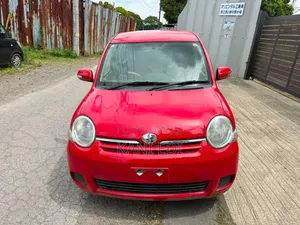 Toyota Sienta 2010 Red