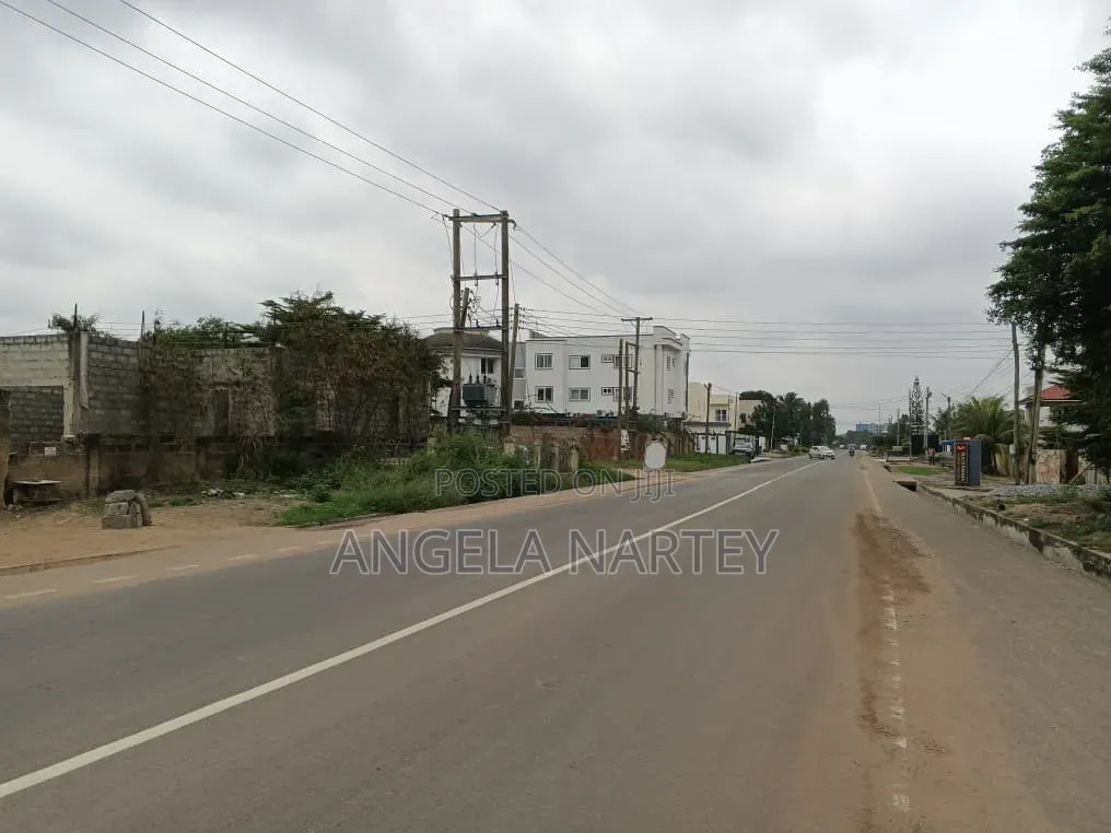 Walled and Gated 6 Plots for Sale at East Airport