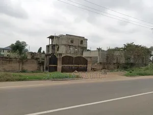 Walled and Gated 6 Plots for Sale at East Airport