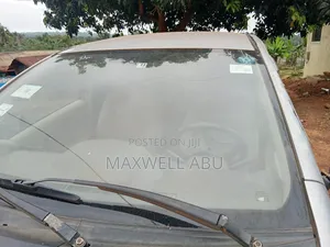Toyota Vitz 2010 Silver