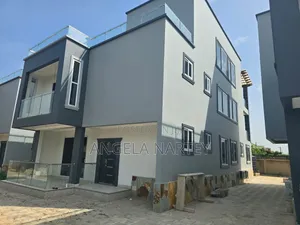 5bdrm House in Community 25 for rent