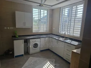 5bdrm House in Community 25 for rent