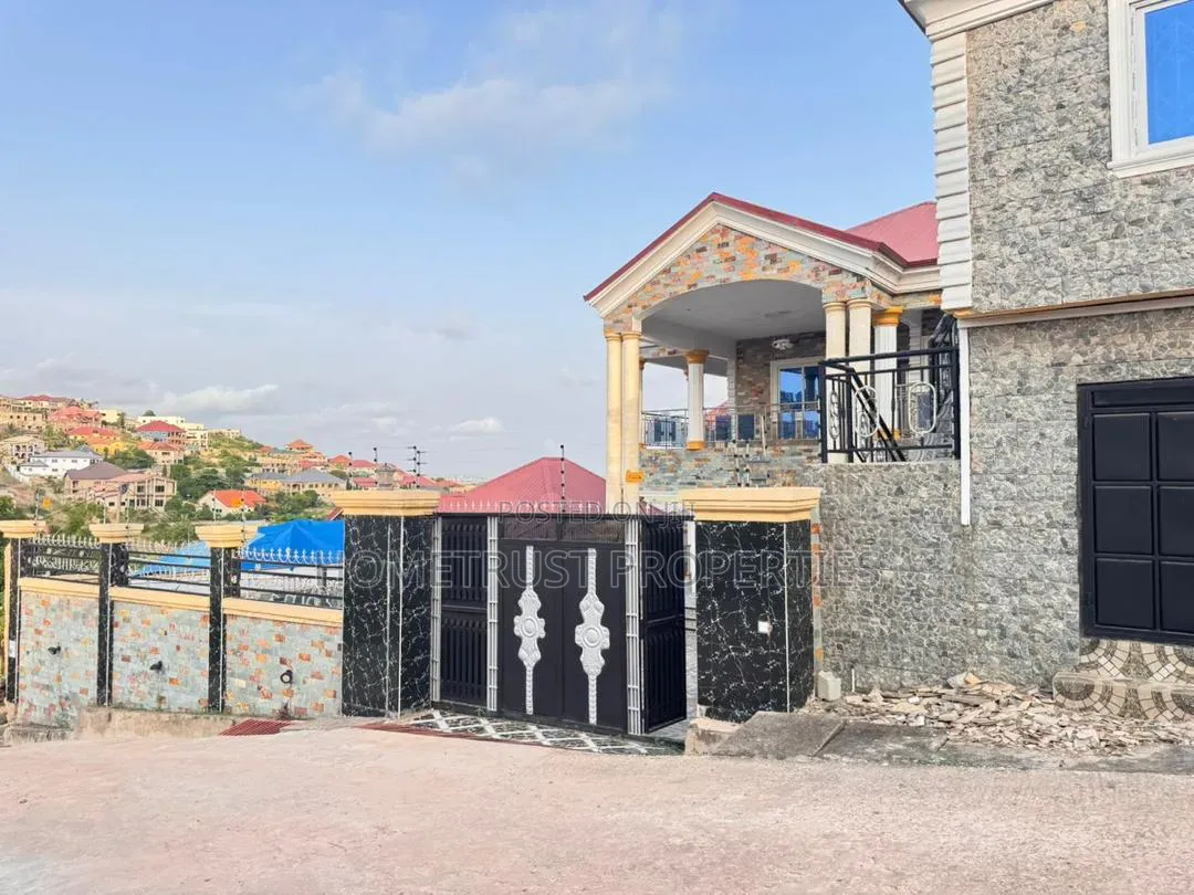 5bdrm Duplex in Bojo Beach Area, Bortiano for sale