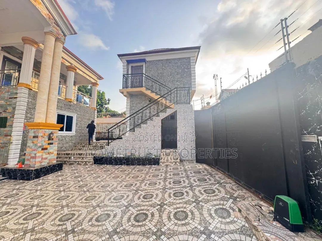 5bdrm Duplex in Bojo Beach Area, Bortiano for sale