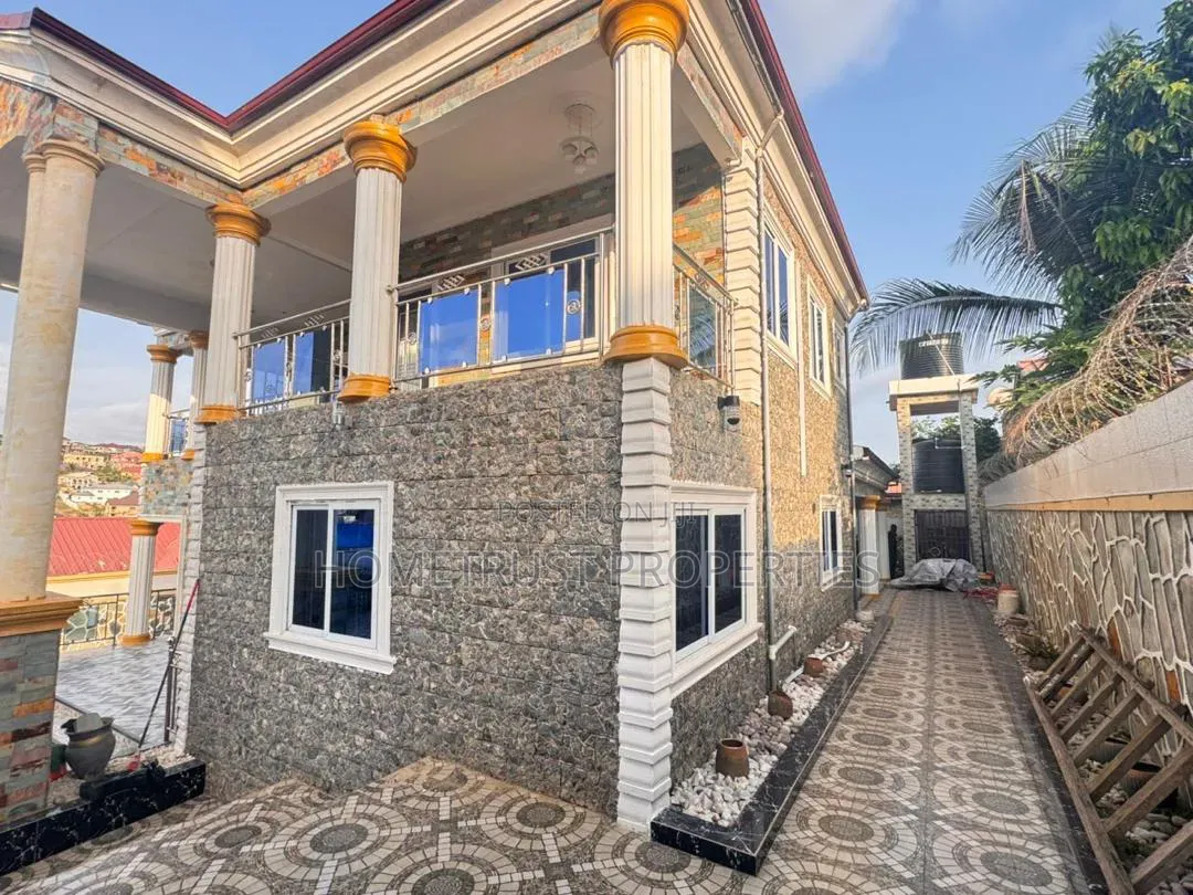 5bdrm Duplex in Bojo Beach Area, Bortiano for sale
