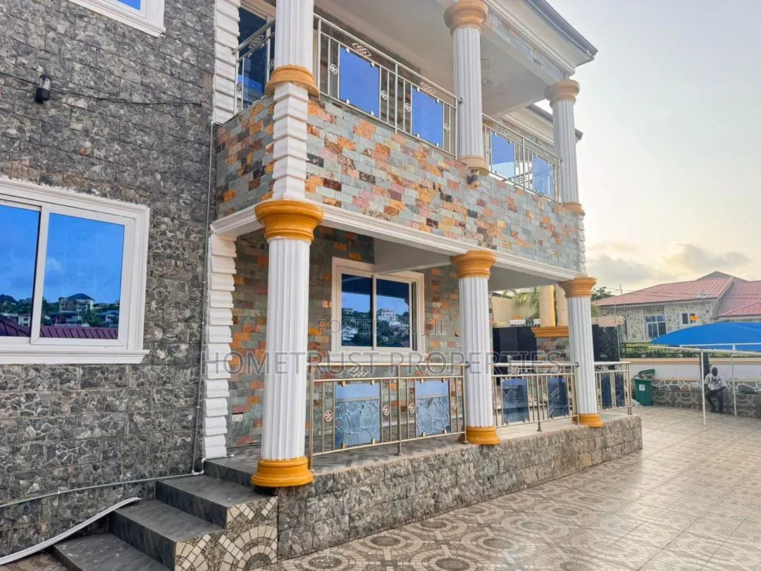 5bdrm Duplex in Bojo Beach Area, Bortiano for sale