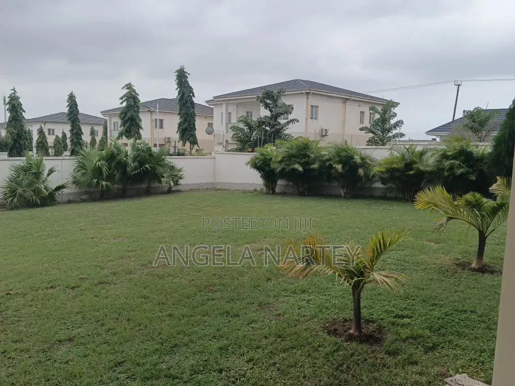 5bdrm House in Sakumono Estates for rent