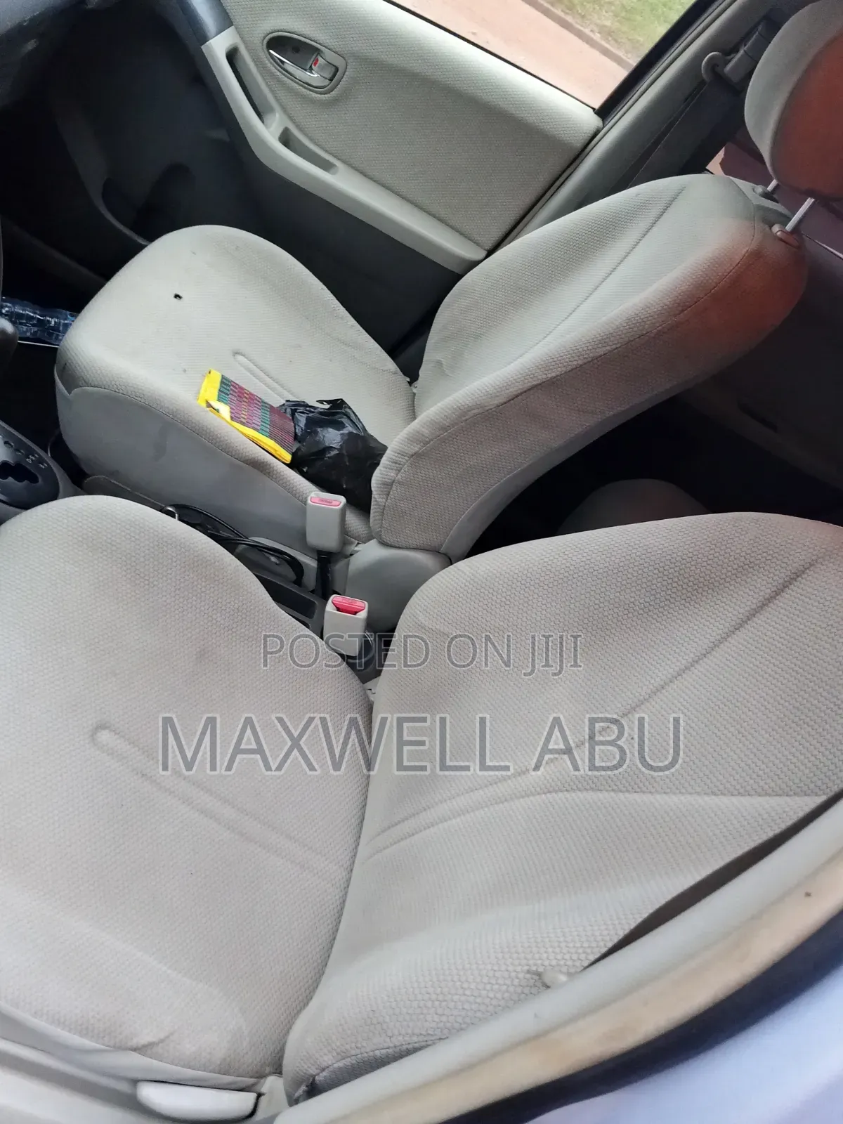 Toyota Vitz 2010 Silver