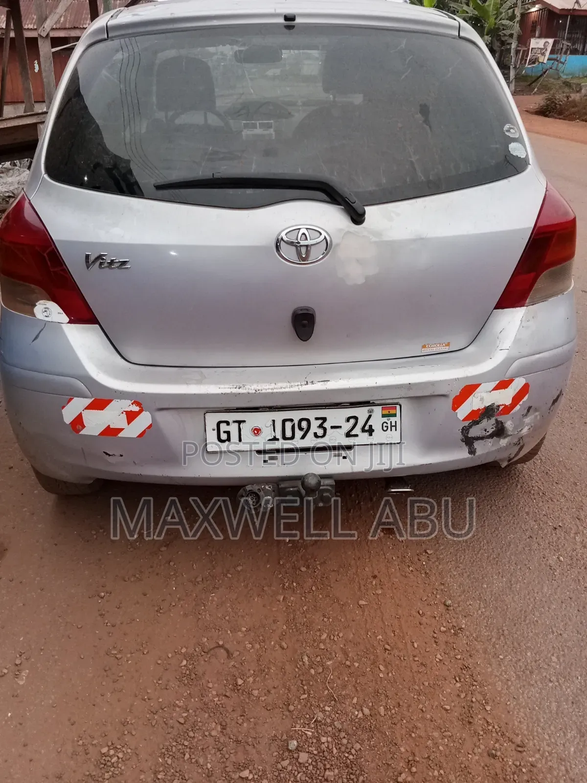 Toyota Vitz 2010 Silver