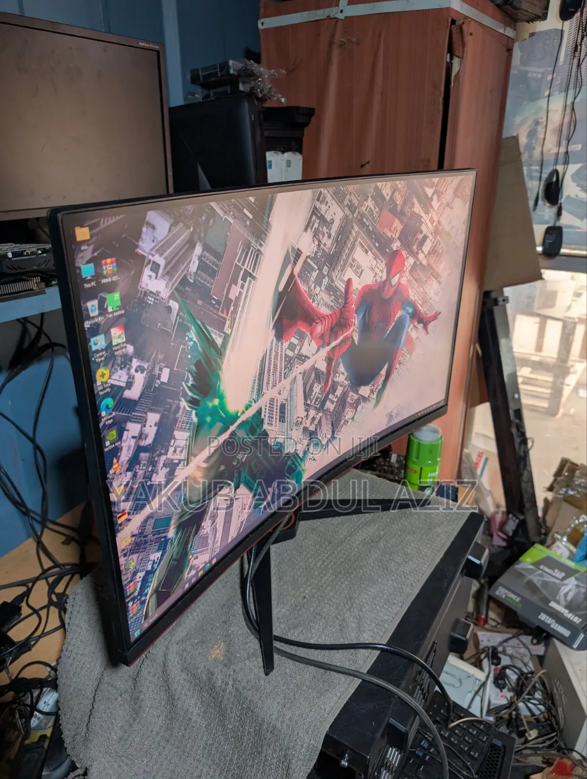 32 Inches Carve Gaming Monitor 144hz 2k Resolution