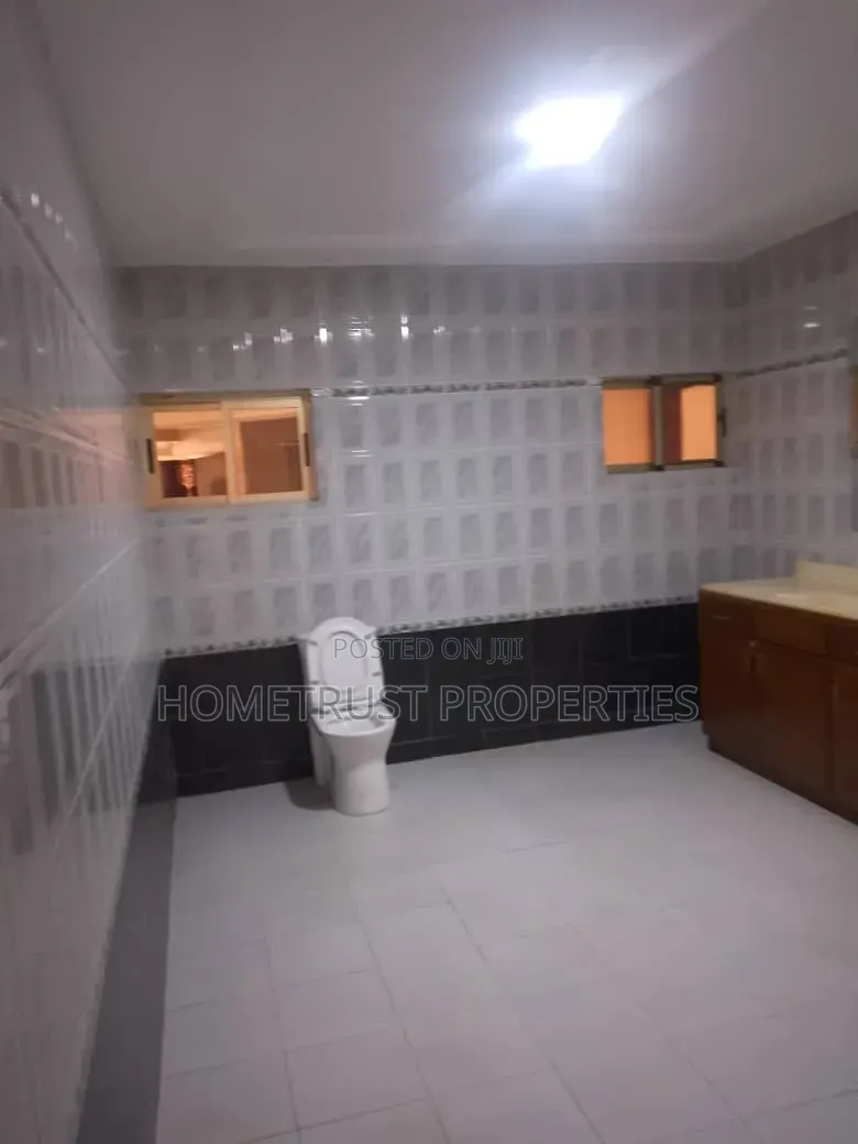 5bdrm Duplex in East Legon Trassaco, Boundary Road Area for rent