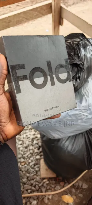 Samsung Galaxy Z Fold4 256 GB Gold