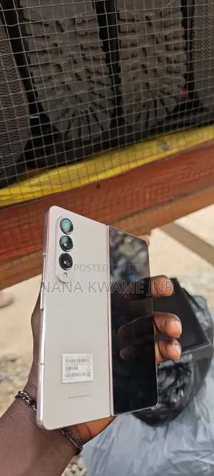Samsung Galaxy Z Fold4 256 GB Gold