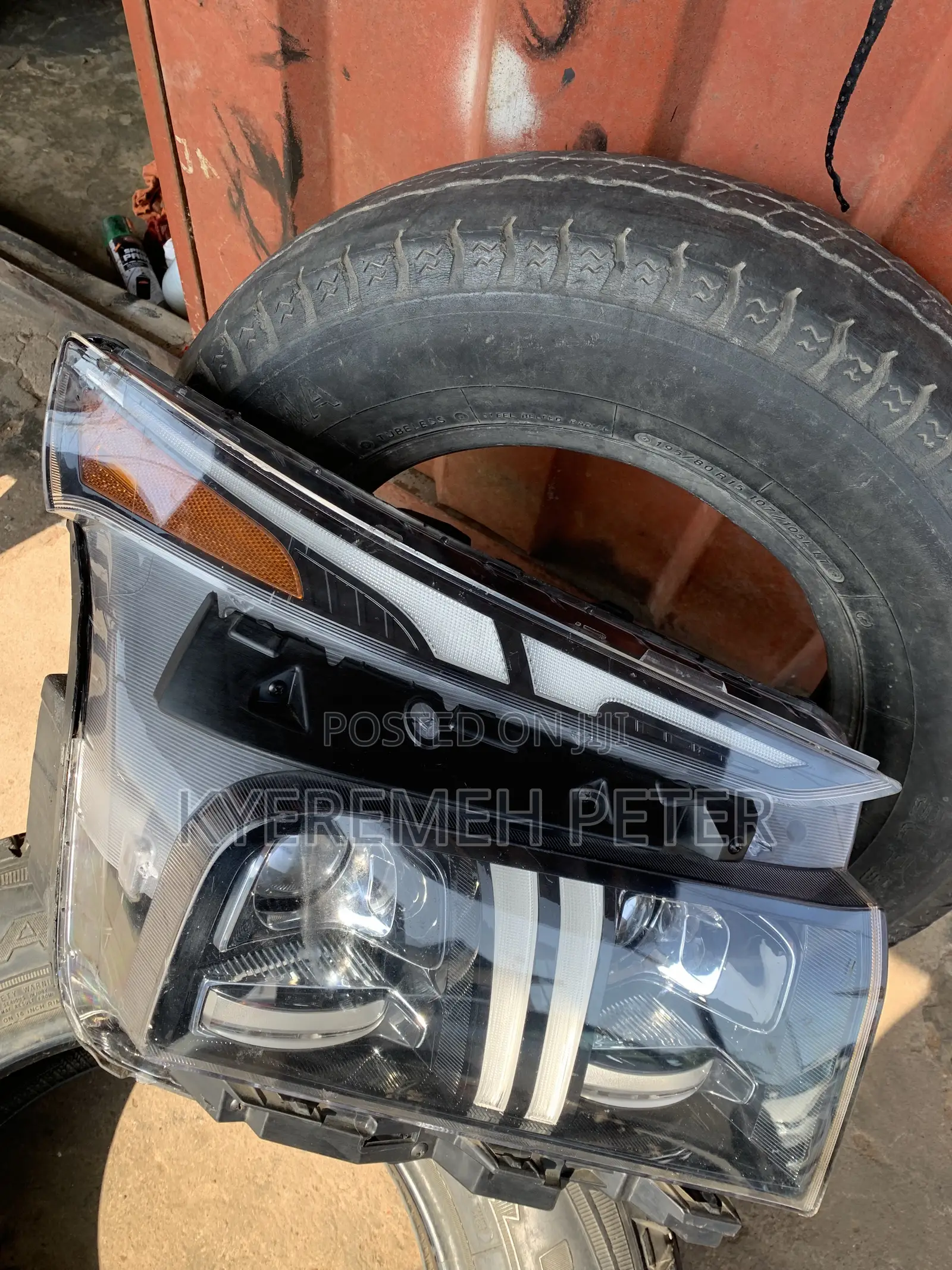 Hyundai Senta Fe 2023 Headlight Right