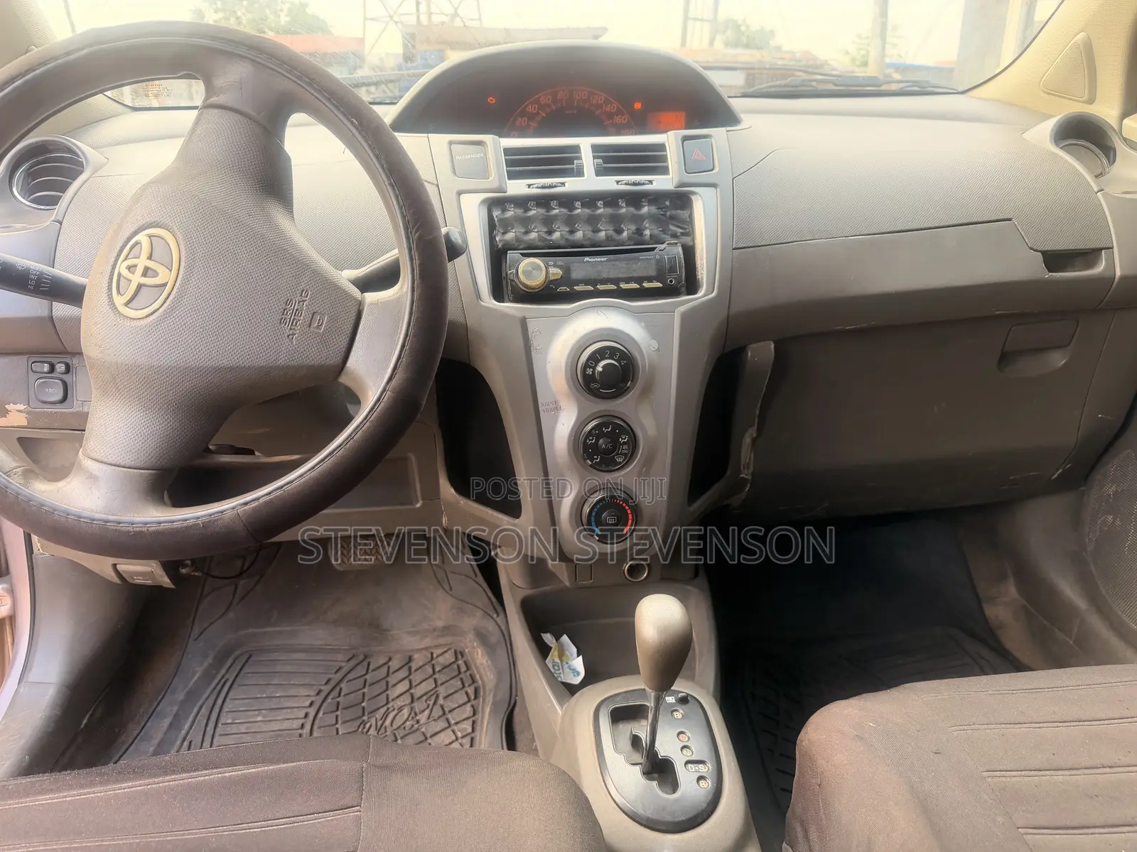 Toyota Vitz 1.0 FWD 5dr 2010