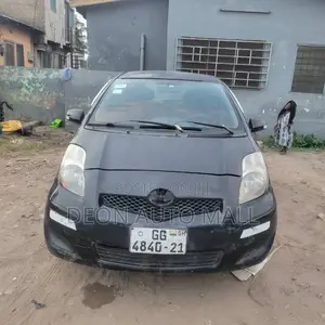 Toyota Vitz 1.0 FWD 5dr 2010 Black