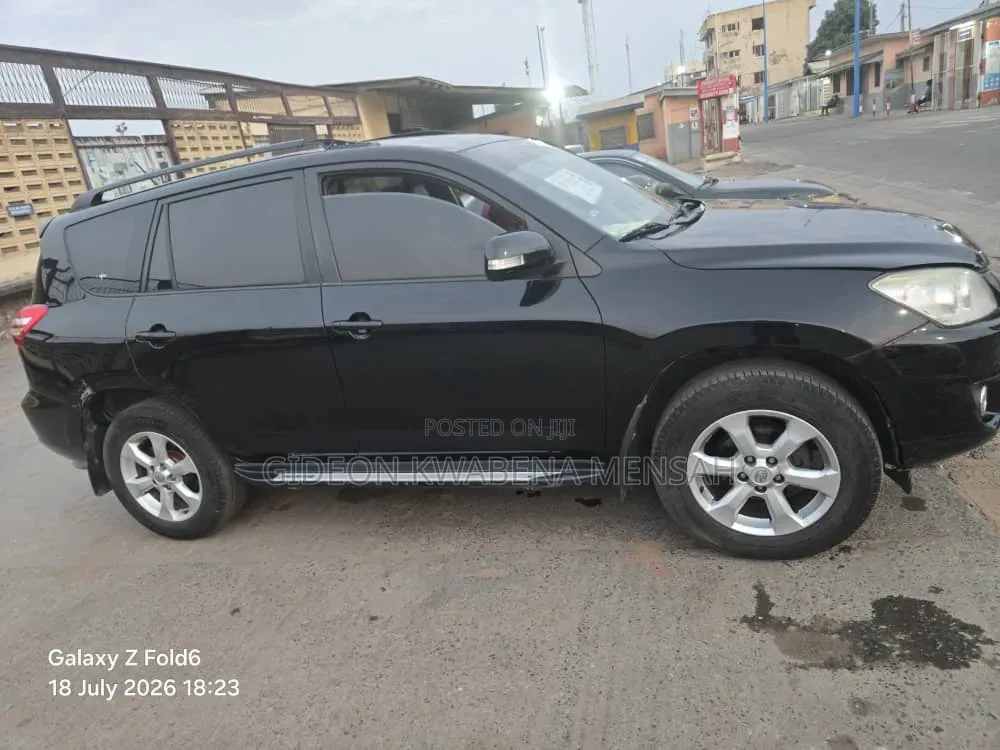 Toyota RAV4 2.5 2010 Black