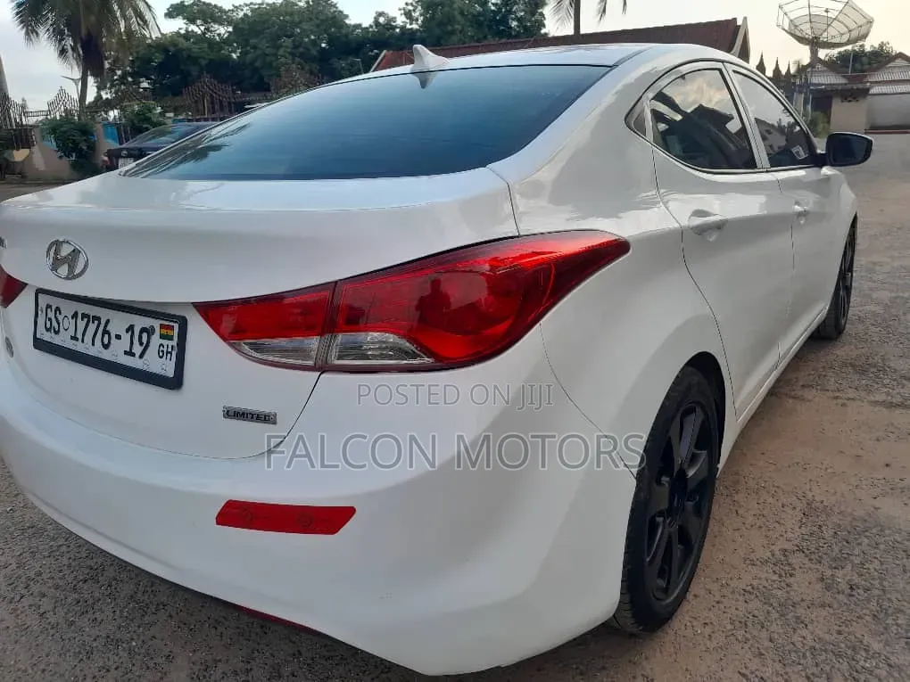 Hyundai Elantra 2013 White