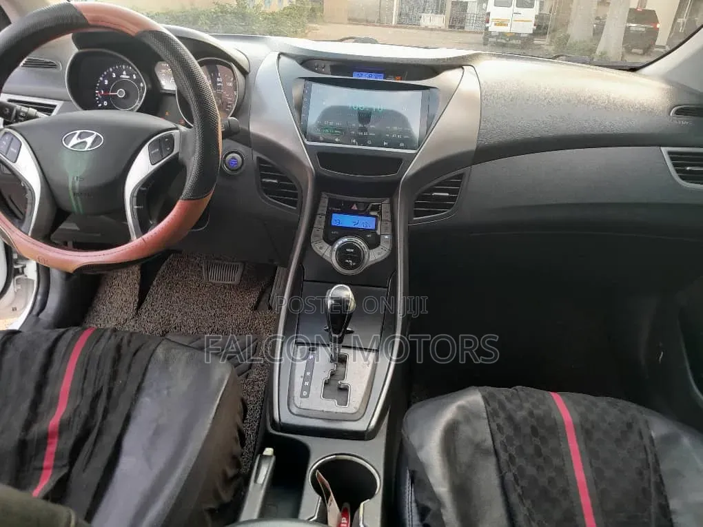 Hyundai Elantra 2013 White