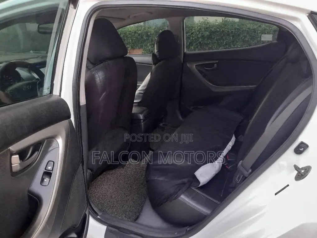 Hyundai Elantra 2013 White