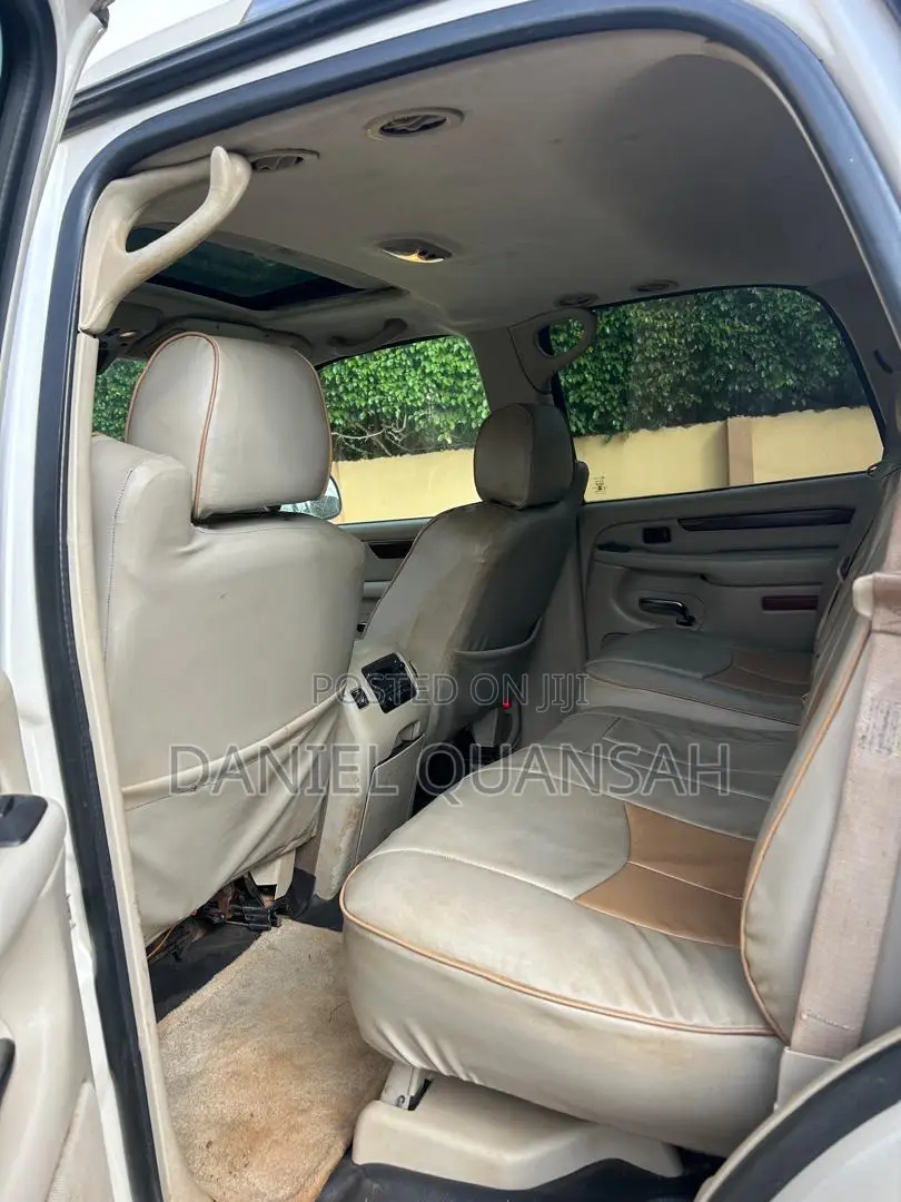 Cadillac Escalade 2008 White