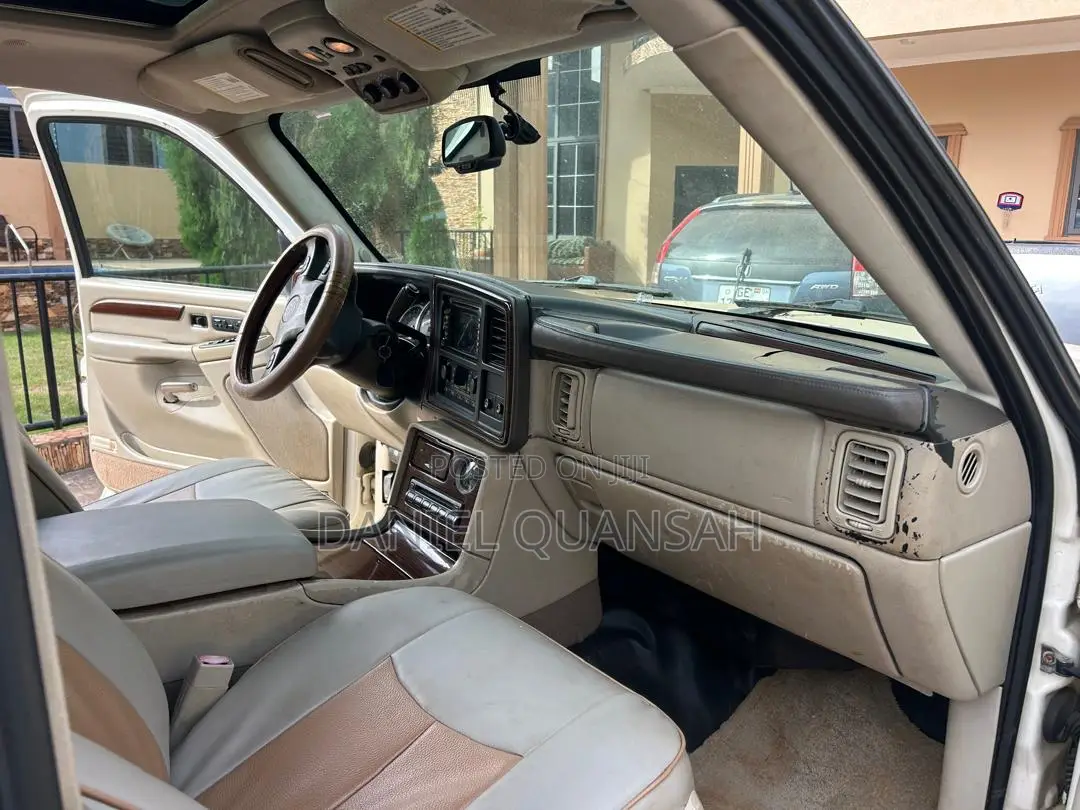 Cadillac Escalade 2008 White