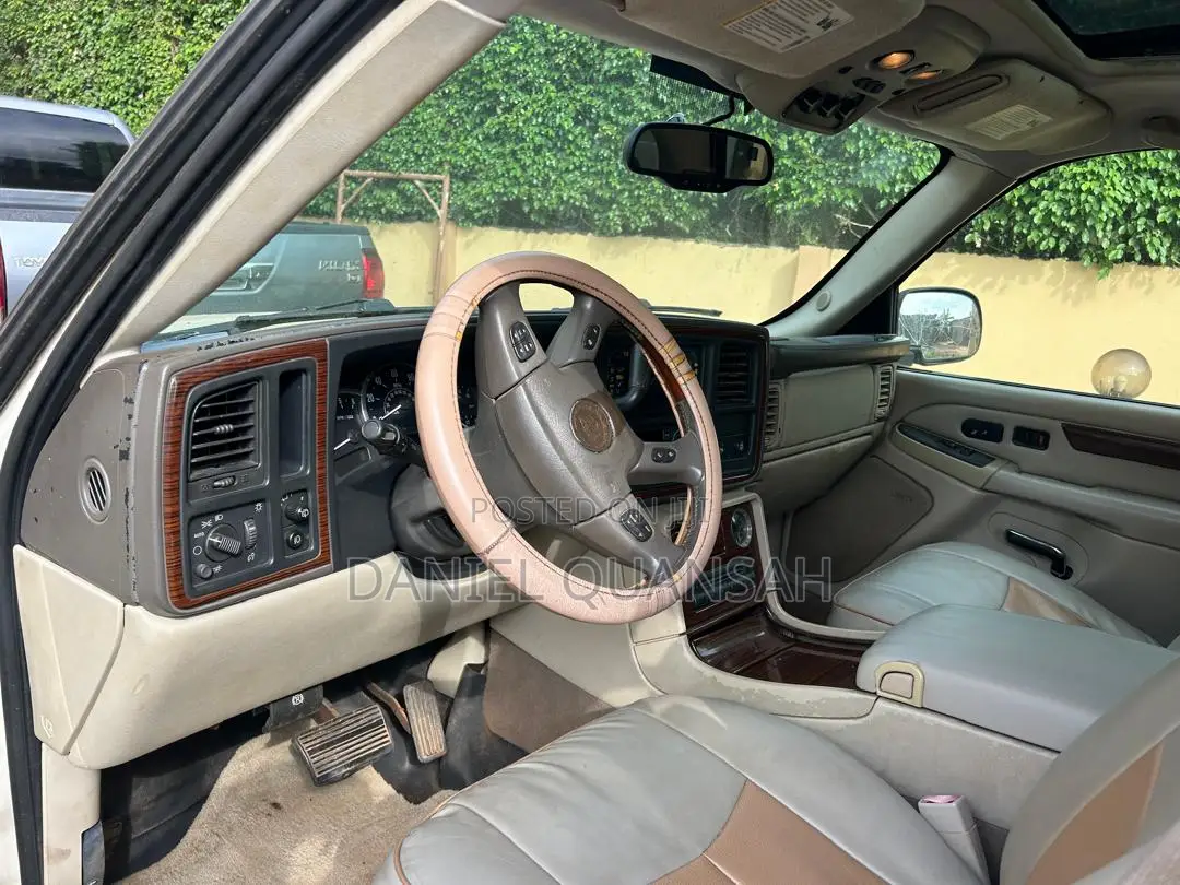 Cadillac Escalade 2008 White