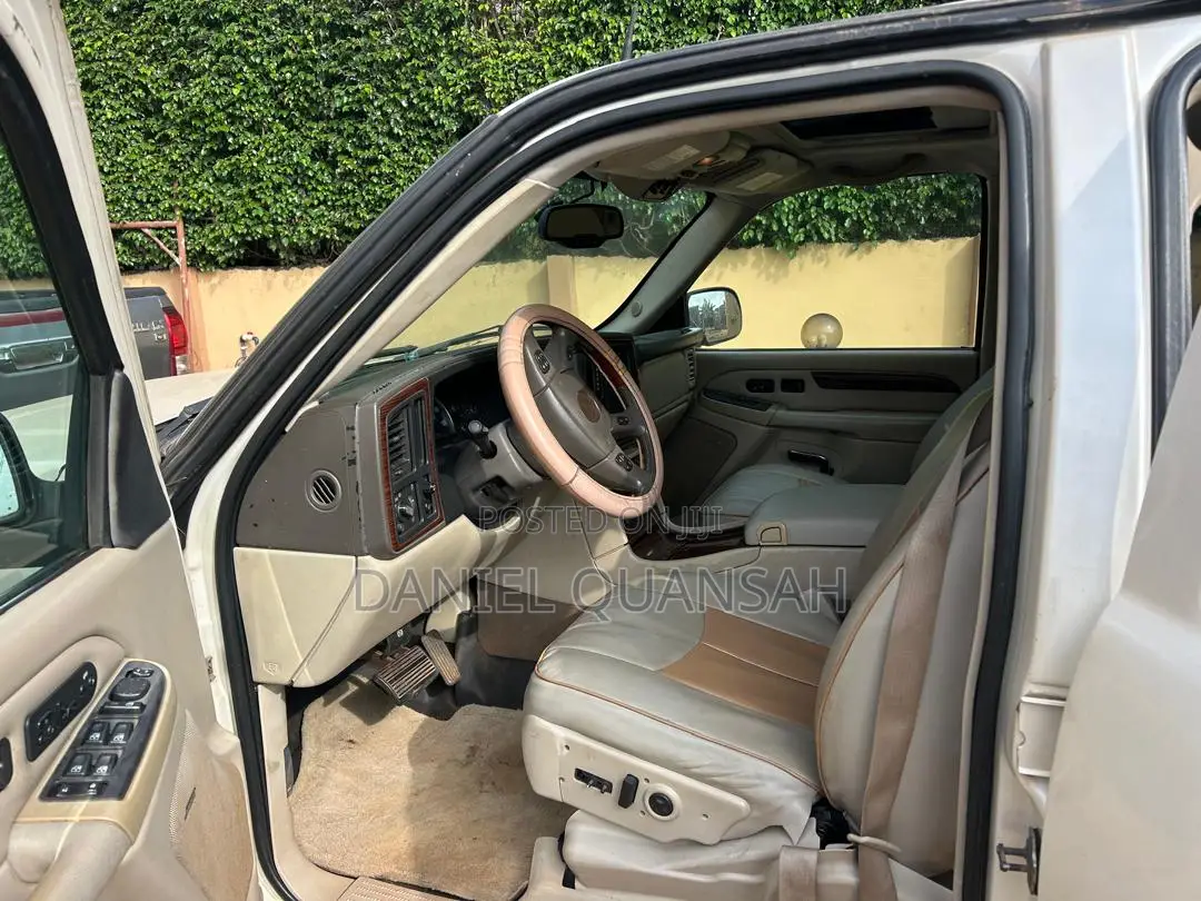 Cadillac Escalade 2008 White
