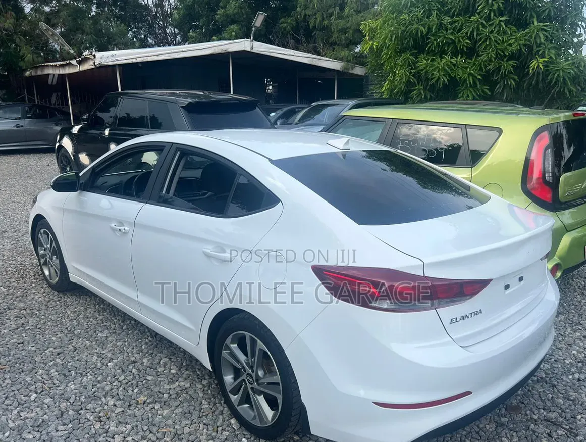Hyundai Elantra 2017 White
