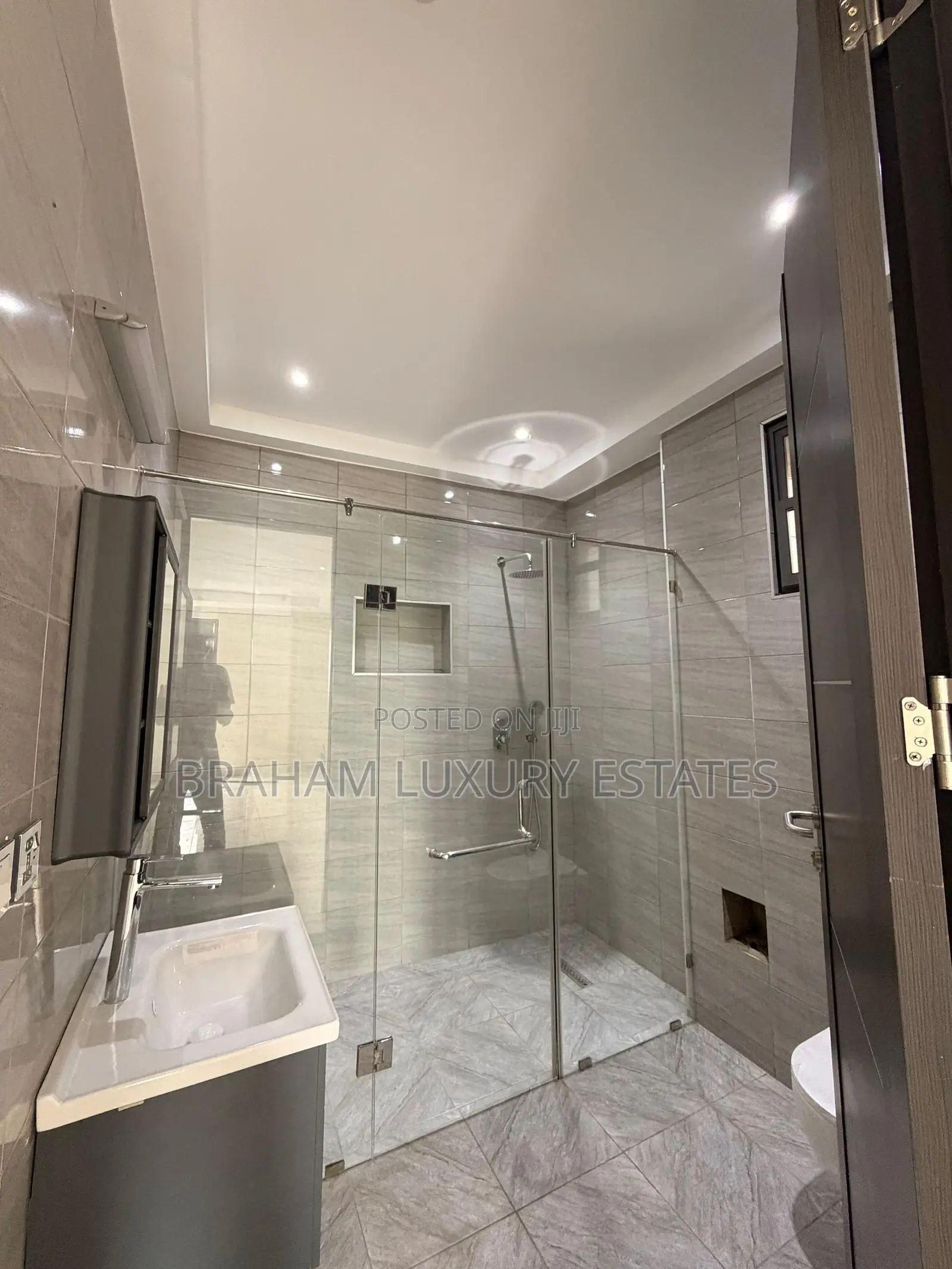 4bdrm House in Braham Luxury, East Legon for sale
