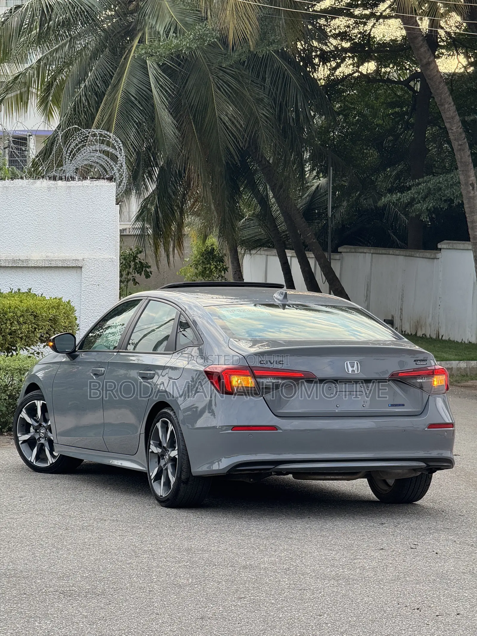 Honda Civic Sport Touring Hybrid Sedan 2026 Gray