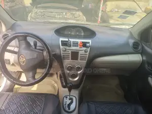 Toyota Yaris 2008 White