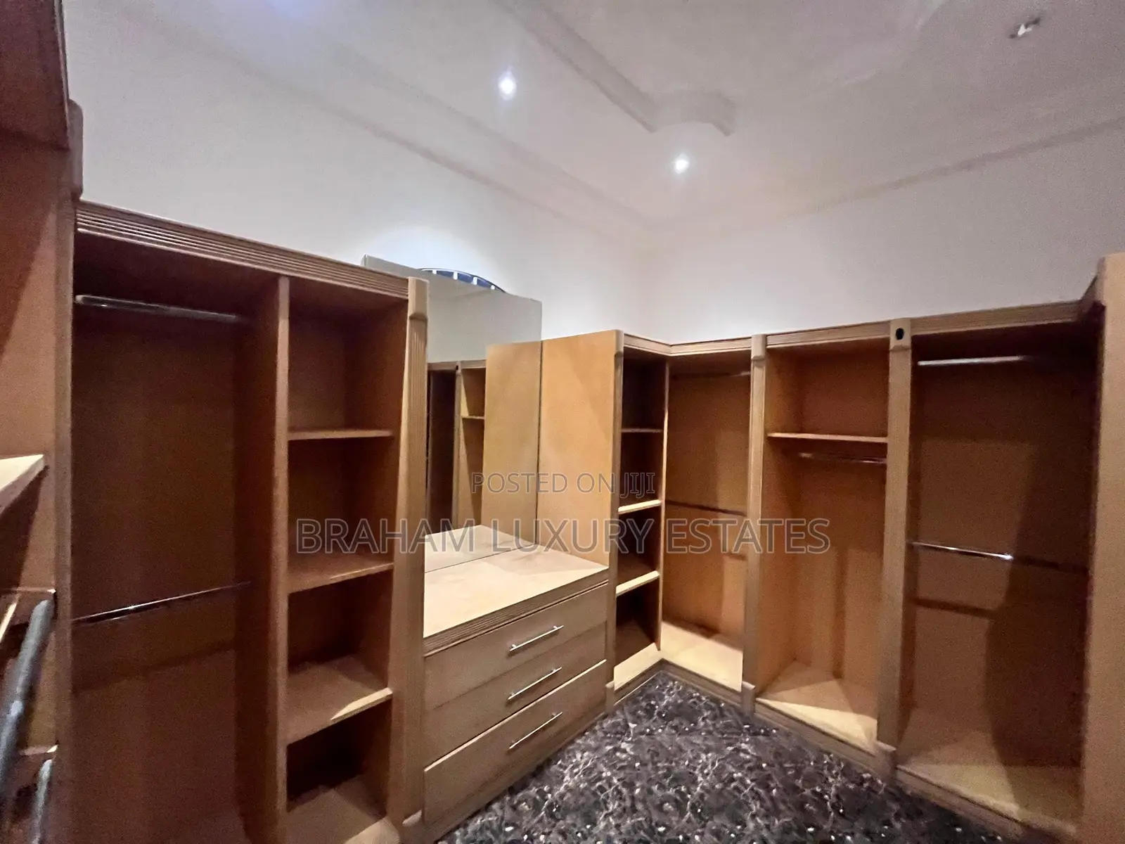 5bdrm House in Braham Luxury, East Legon for rent